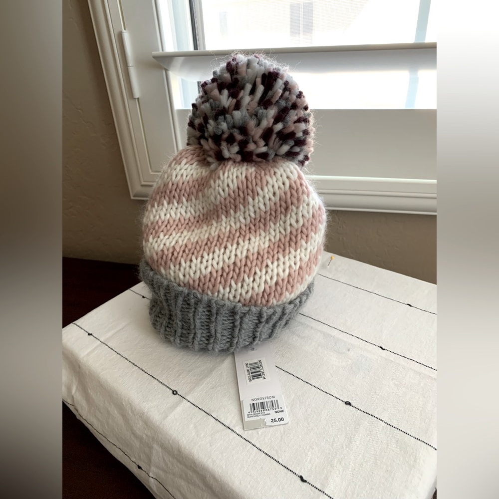 BP Pom Beanie Hat NWT - Picture 1 of 2